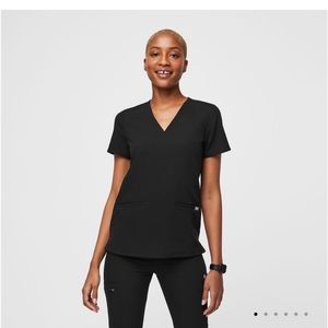 Figs Casma Three-pocket scrub top in black